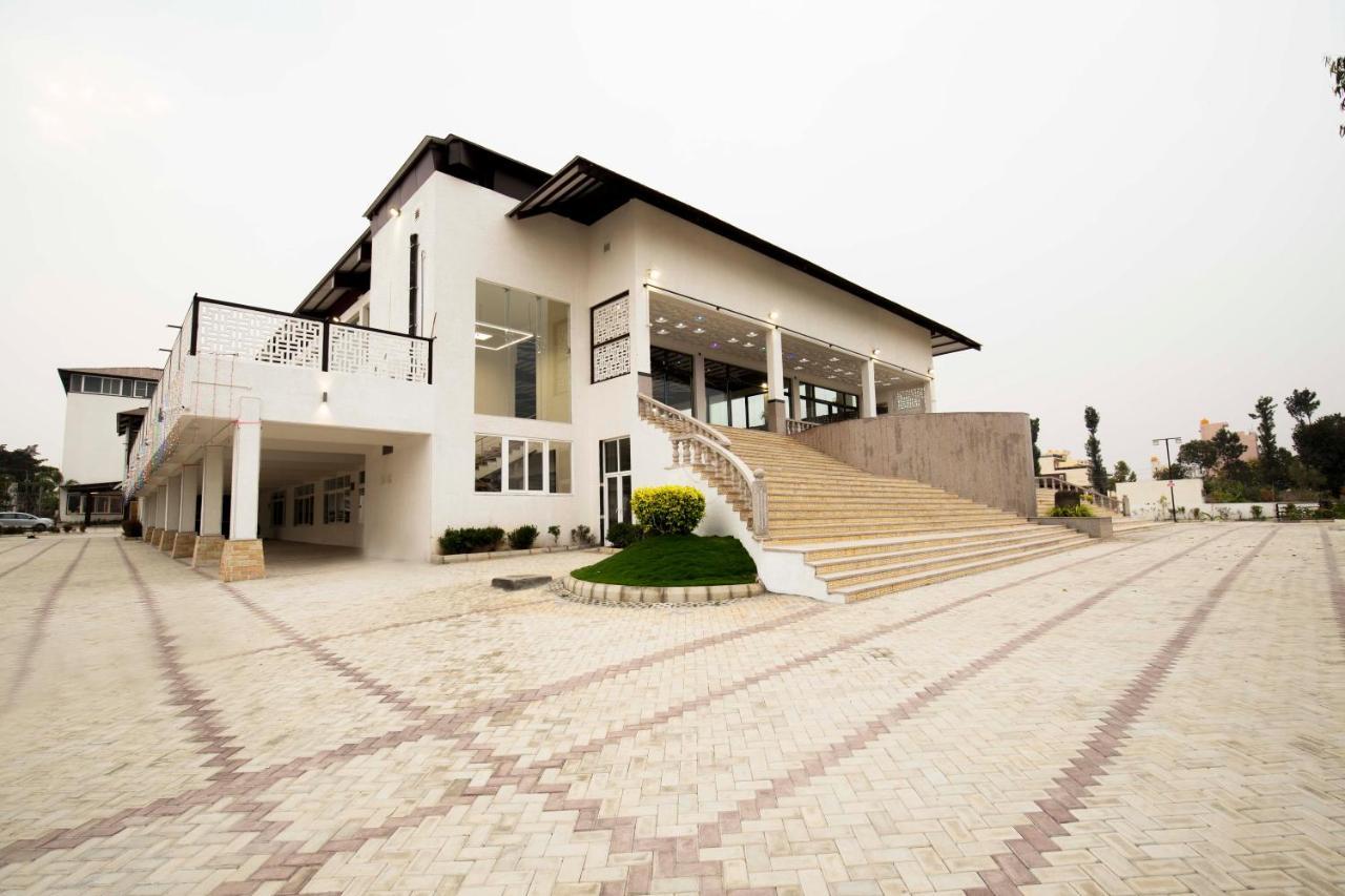 Vistar Pavithra Vivaha Convention Hall Jigani Esterno foto